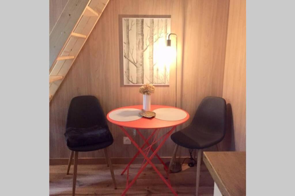 Adorable Cabane Dans Un Espace Boise Saint-Junien Eksteriør billede