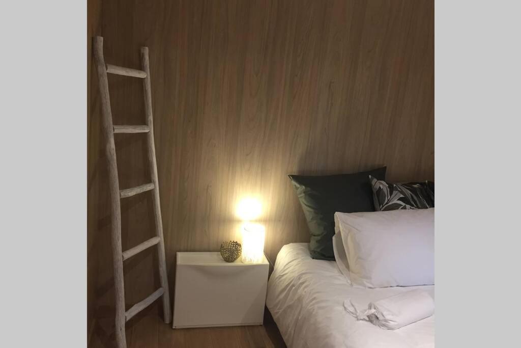 Adorable Cabane Dans Un Espace Boise Saint-Junien Eksteriør billede